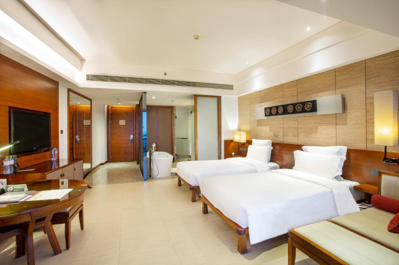 Pullman Oceanview Sanya Bay Resort & Spa Dış mekan fotoğraf