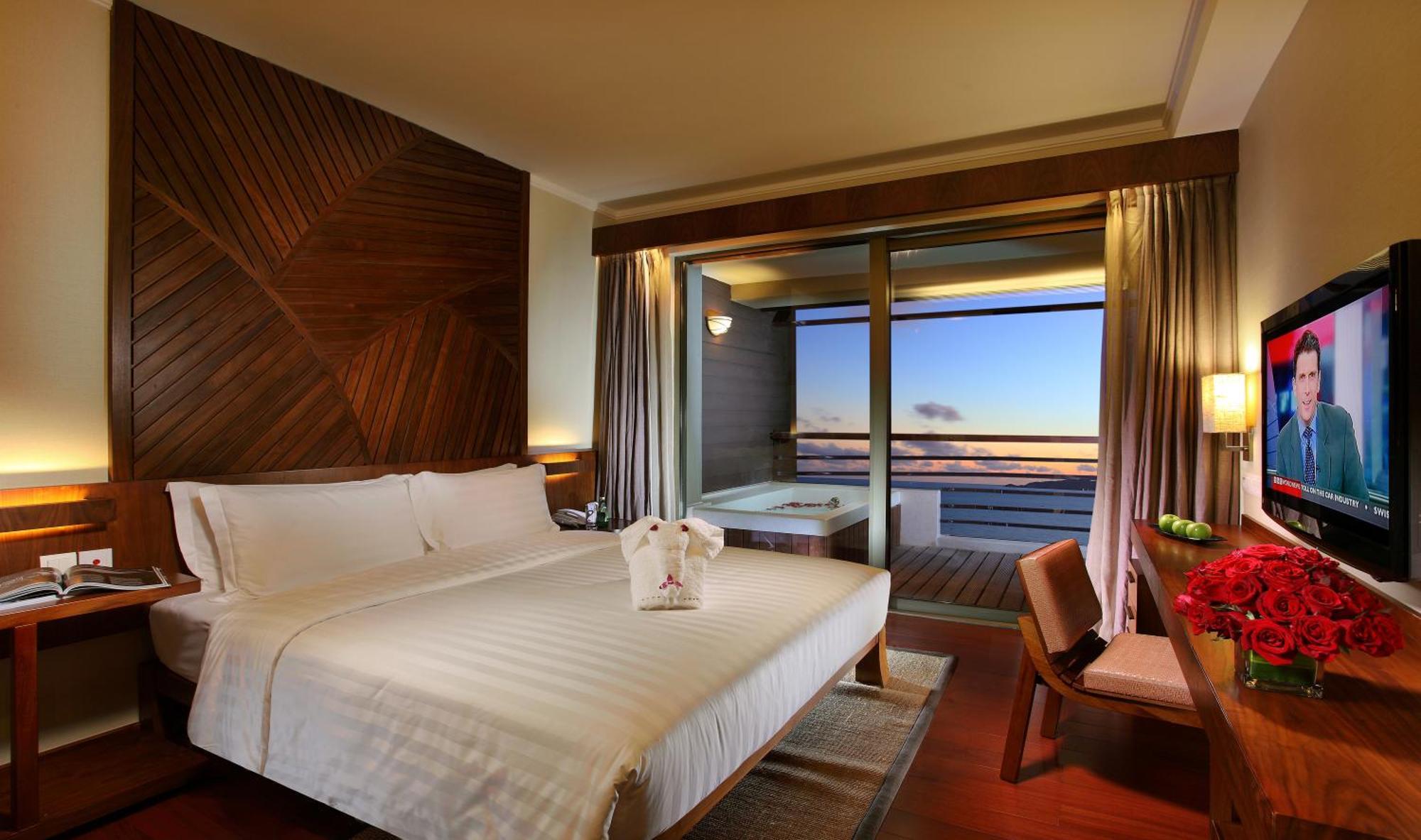Pullman Oceanview Sanya Bay Resort & Spa Dış mekan fotoğraf